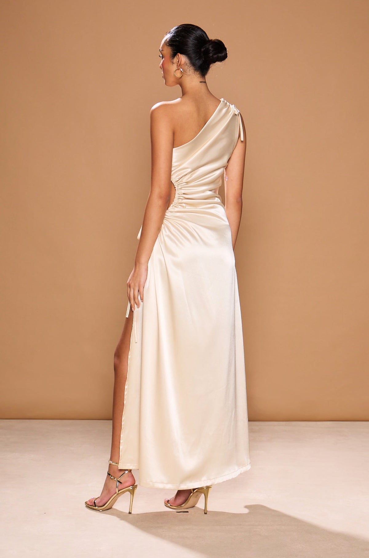 【未使用】ENOF pear skin dress ecru size2 未使用】ENOF pear skin dress ecru size2